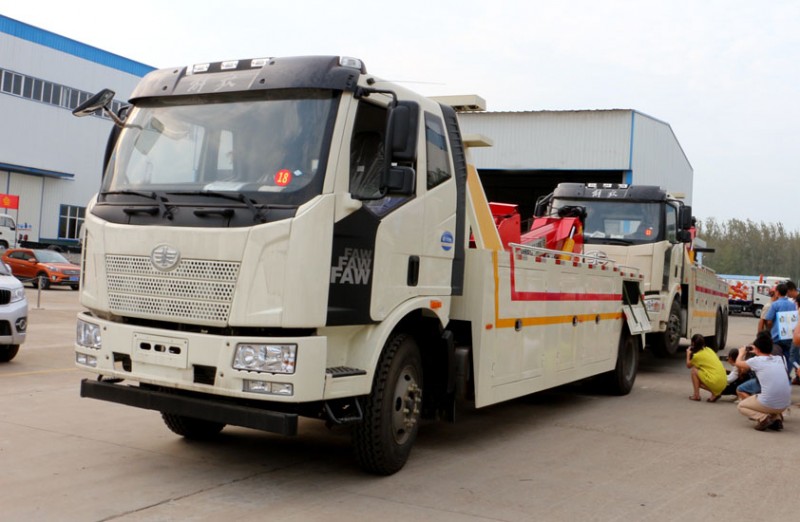 解放25吨重型清障车