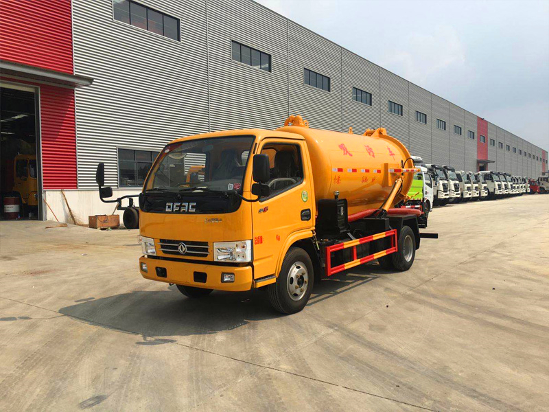 国六 东风多利卡吸污车 （5方）