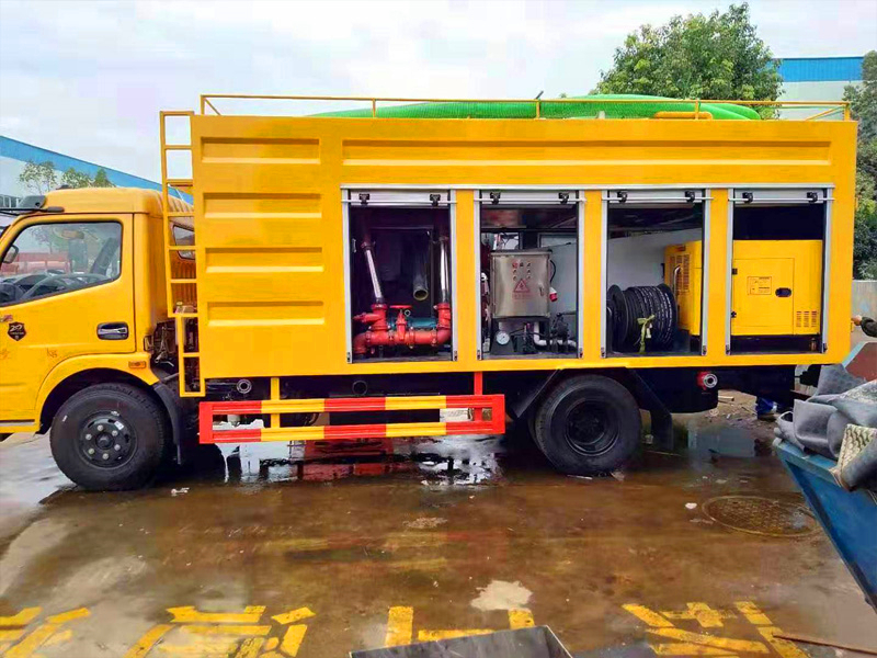 国六 东风多利卡污水处理车（5方）
