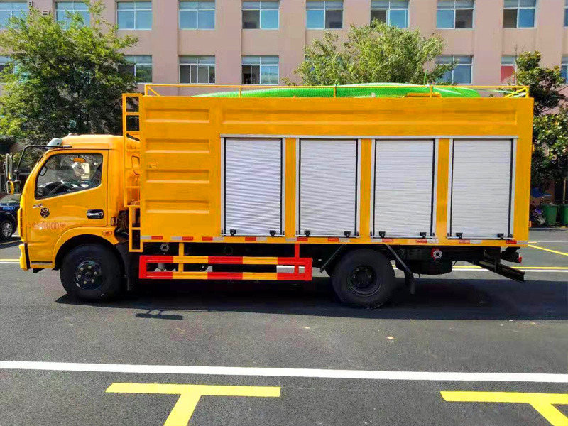 国六 东风多利卡污水处理车（5方）