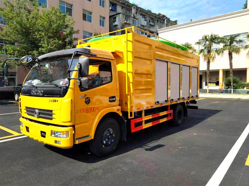 国六 东风多利卡污水处理车（5方）
