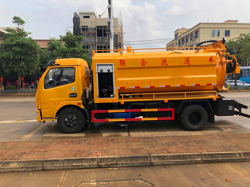 国六  东风大多利卡清洗吸污车（10方）