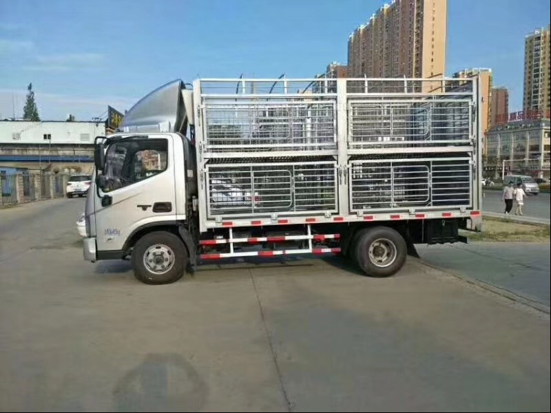 欧马可5米简易运猪车，栅栏运猪车