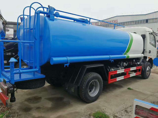 湖北程力洒水车