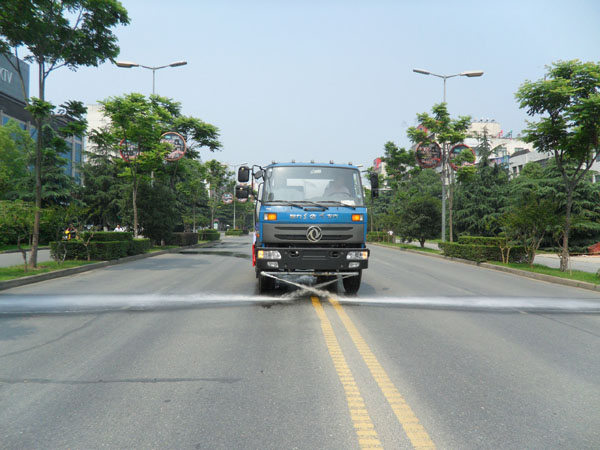 湖北程力洒水车