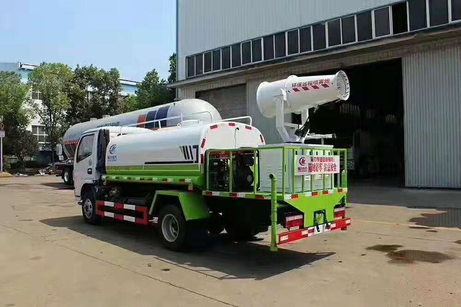 国六东风福瑞卡绿化喷洒车（5吨）
